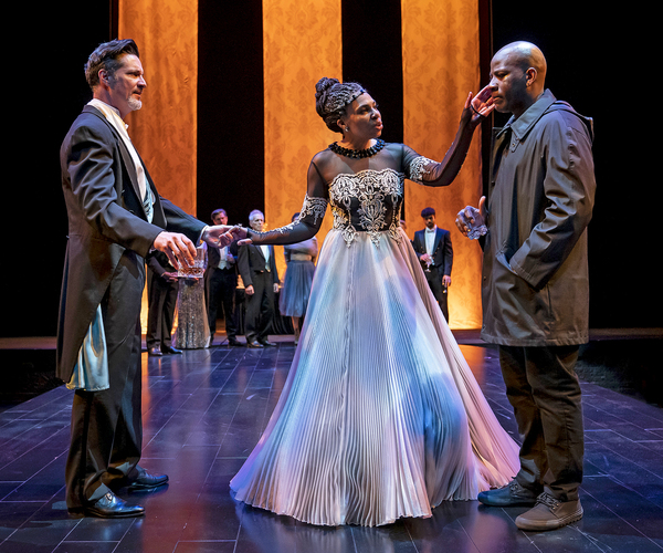 Photo Flash: Chicago Shakespeare Presents HAMLET Image