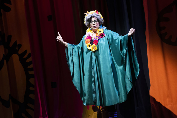 Photo Flash: COME FROM AWAY, BE MORE CHILL, FROZEN, and More Participate in the 2019 Easter Bonnet Competition Image