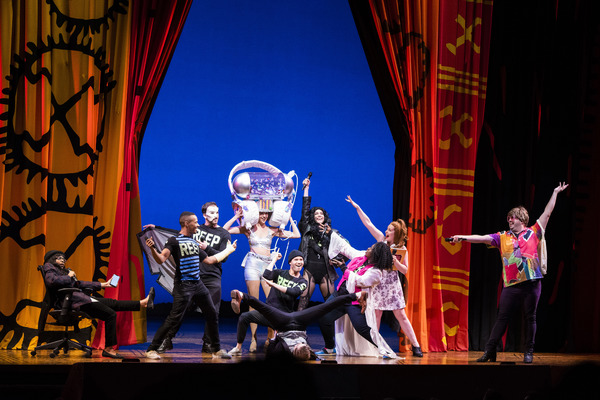 Photo Flash: COME FROM AWAY, BE MORE CHILL, FROZEN, and More Participate in the 2019 Easter Bonnet Competition Image