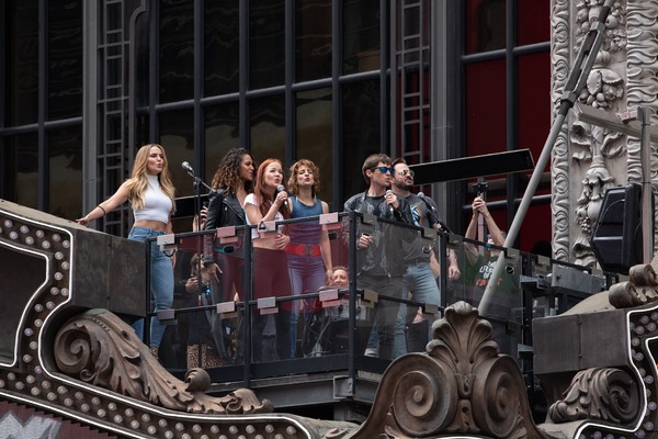 Photo Coverage: ROCK OF AGES Celebrates 10th Anniversary with Pop Up At Hard Rock Cafe! Image