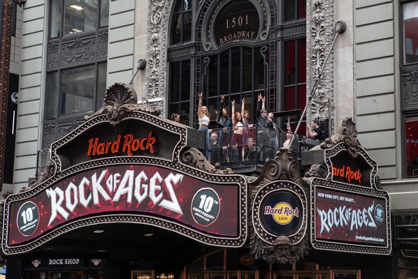 Photo Coverage: ROCK OF AGES Celebrates 10th Anniversary with Pop Up At Hard Rock Cafe! Image