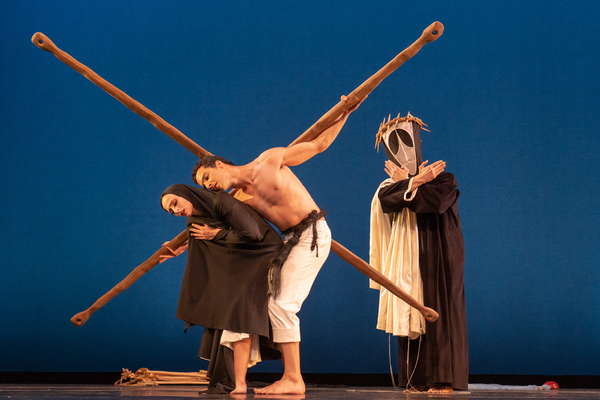 Lorenzo Pagana and Mariza Memoli and Ben Shultz in Martha Graham's El Penitente. Phot Photo