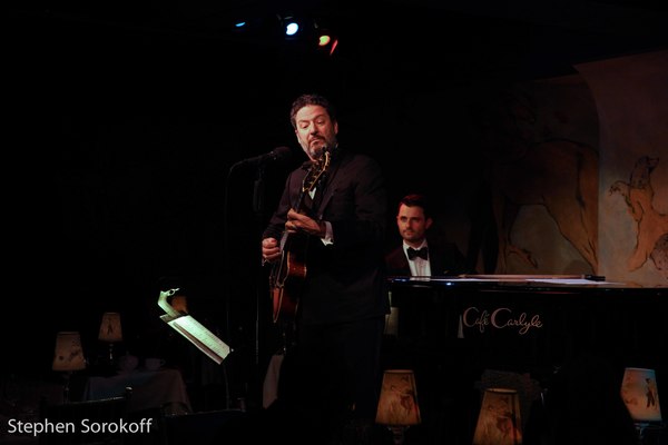 Photo Coverage: John Pizzarelli Celebrates Nat King Cole at Cafe Carlyle Image