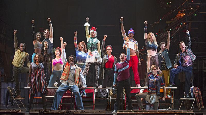 The company of the RENT 20th Anniversary Tour 