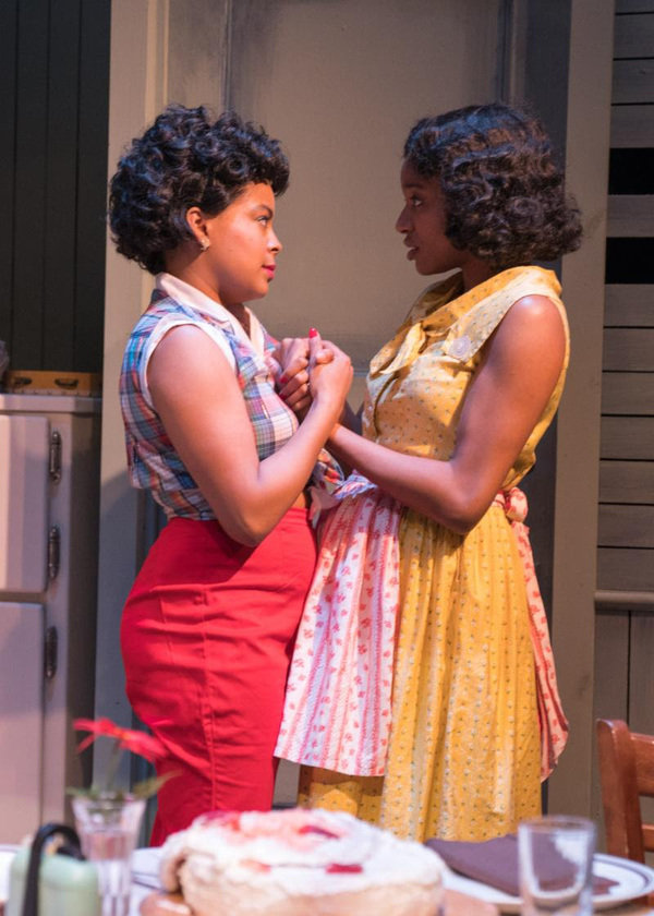 Photo Flash: TimeLine Theatre Company Presents TOO HEAVY FOR YOUR POCKET Image