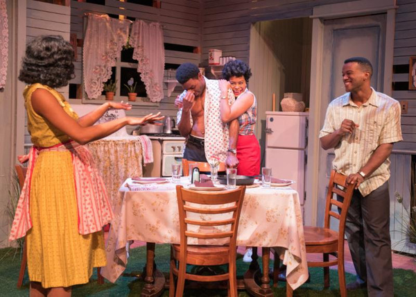 Photo Flash: TimeLine Theatre Company Presents TOO HEAVY FOR YOUR POCKET Image