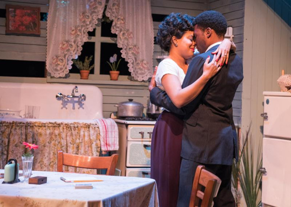 Photo Flash: TimeLine Theatre Company Presents TOO HEAVY FOR YOUR POCKET Image