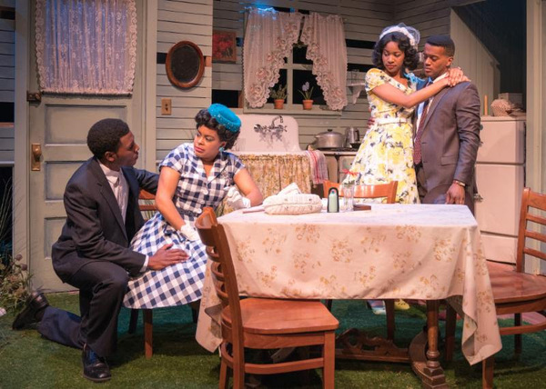 Photo Flash: TimeLine Theatre Company Presents TOO HEAVY FOR YOUR POCKET Image