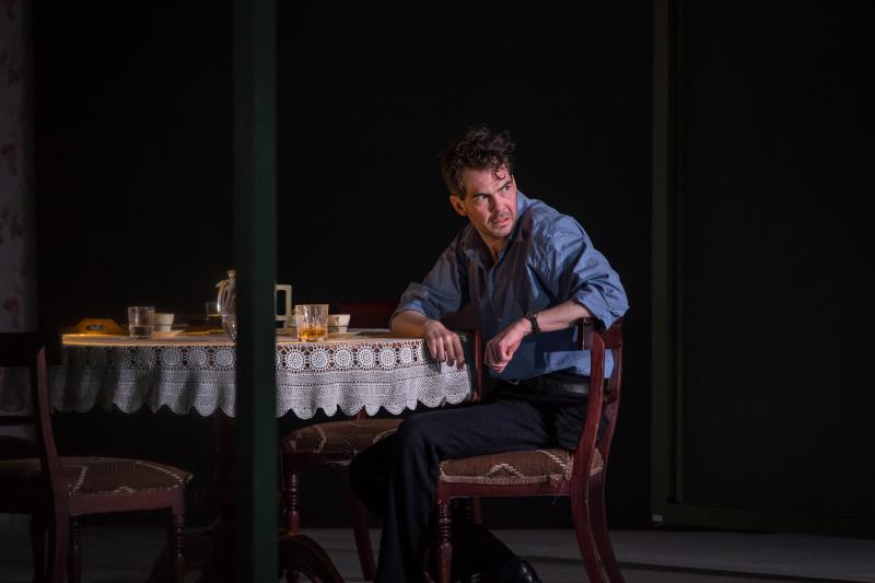 Review: THE GLASS MENAGERIE at The Gate Theatre Image