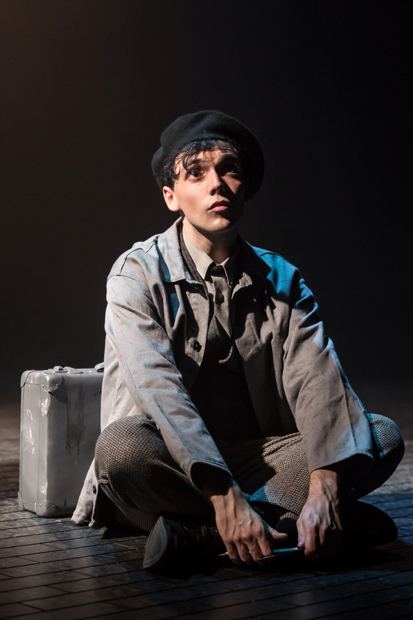 Photo Flash: First Look at Gary Tushaw and Anna O'Byrne in AMOUR Image