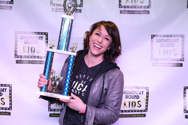 Photo Flash: Paige Davis Wins Big at BROADWAY BEE Image