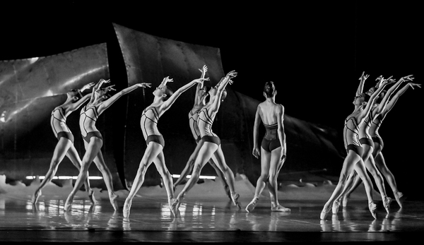 Review: WHEELDON, ELO AND ROBBINS DANCE TRIO at Academy Of Music Image