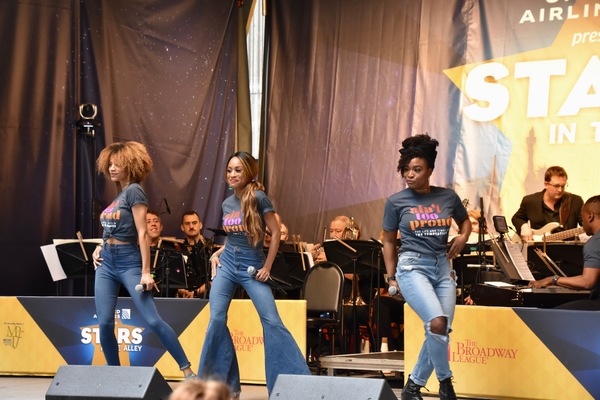 Photo Coverage: Stars From HADESTOWN, TOOTSIE, BEETLEJUICE, and More Perform at STARS IN THE ALLEY Image
