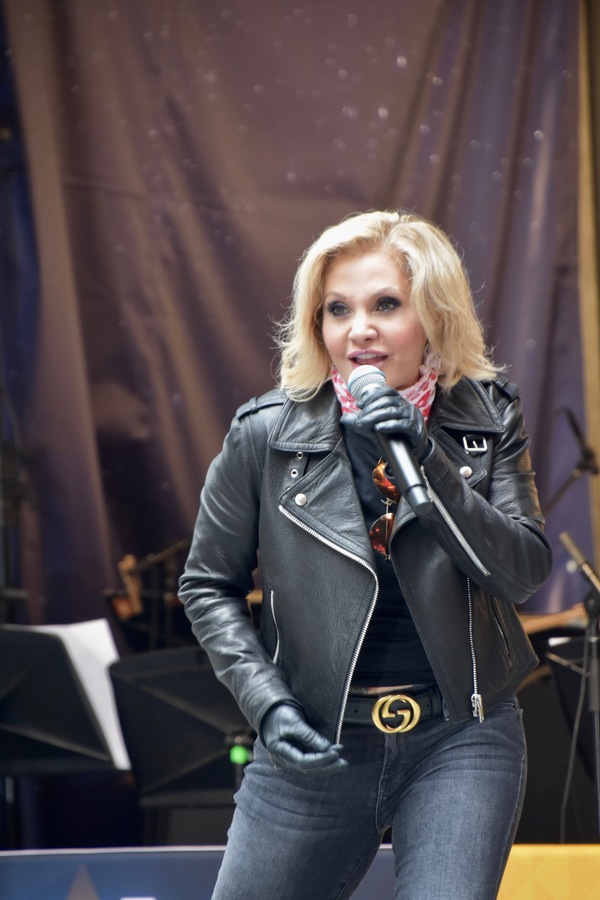 Photo Coverage: Stars From HADESTOWN, TOOTSIE, BEETLEJUICE, and More Perform at STARS IN THE ALLEY Image