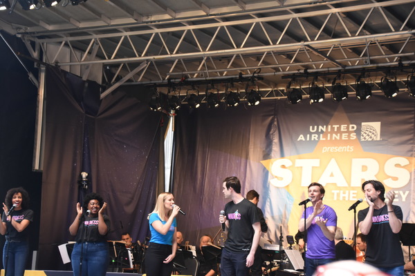 Photo Coverage: Stars From HADESTOWN, TOOTSIE, BEETLEJUICE, and More Perform at STARS IN THE ALLEY Image