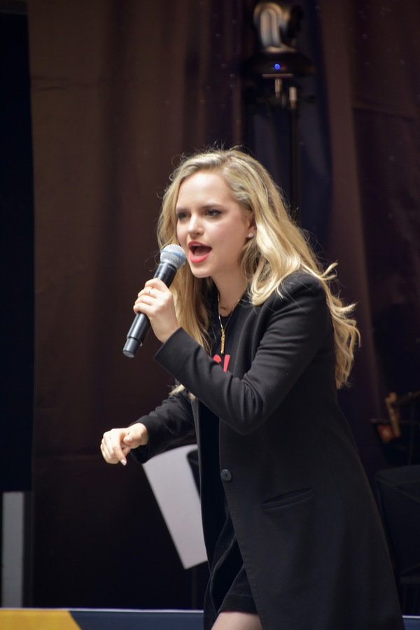 Photo Coverage: Stars From HADESTOWN, TOOTSIE, BEETLEJUICE, and More Perform at STARS IN THE ALLEY Image