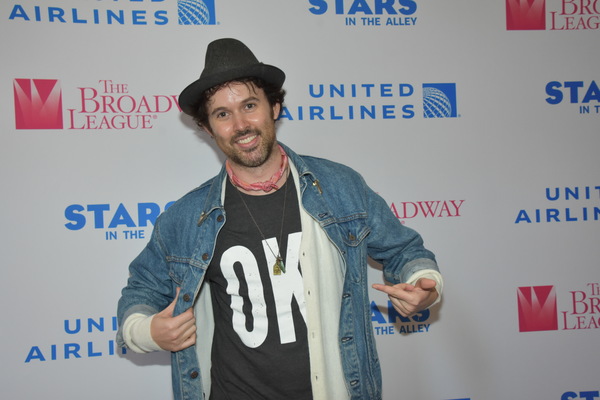 Photo Coverage: On the Red Carpet at STARS IN THE ALLEY Image