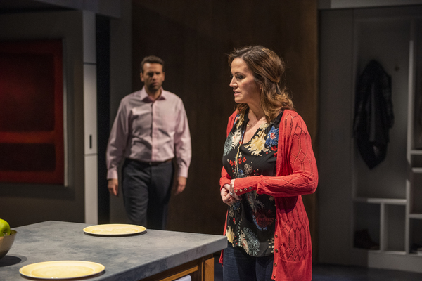 Review Roundup: Critics Weigh in On David Cromer Helmed NEXT TO NORMAL Image