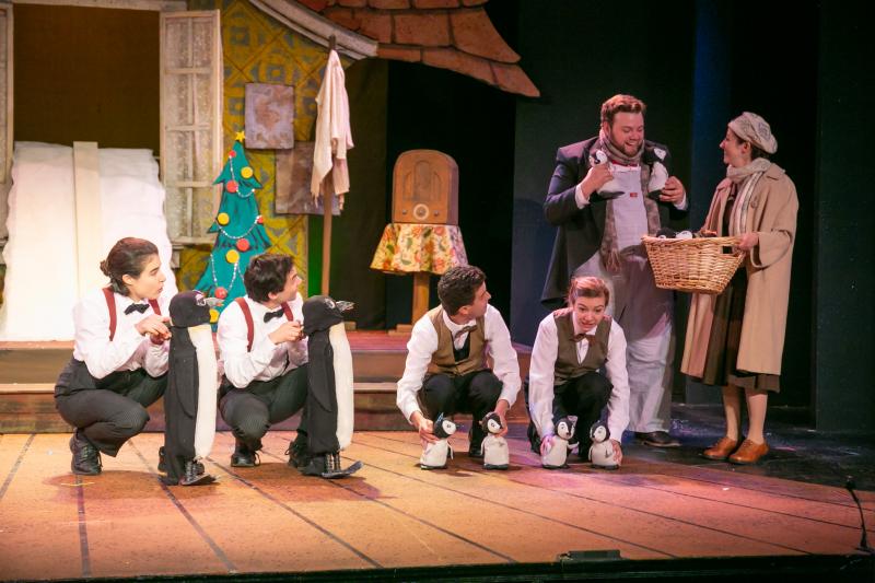 Review: MR. POPPER'S PENGUINS Delights at The Growing Stage Image