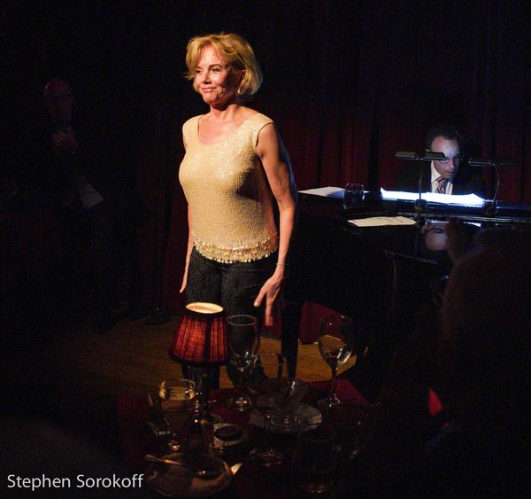 Photo Coverage: Linda Purl Plays the Beach Cafe Image