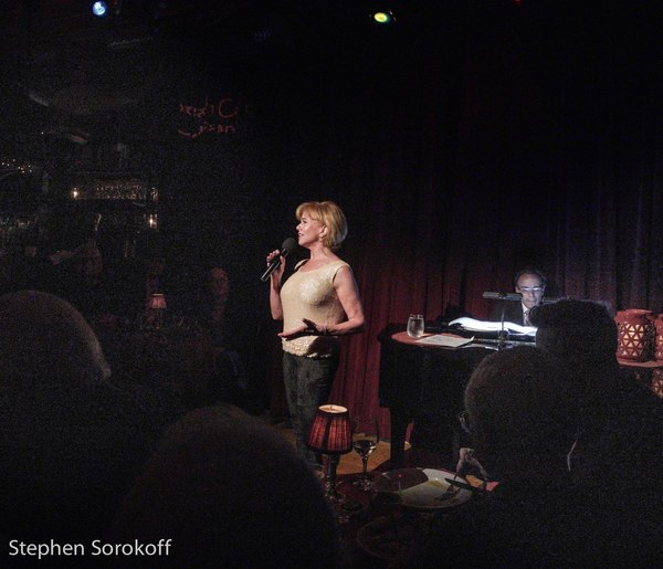 Photo Coverage: Linda Purl Plays the Beach Cafe Image