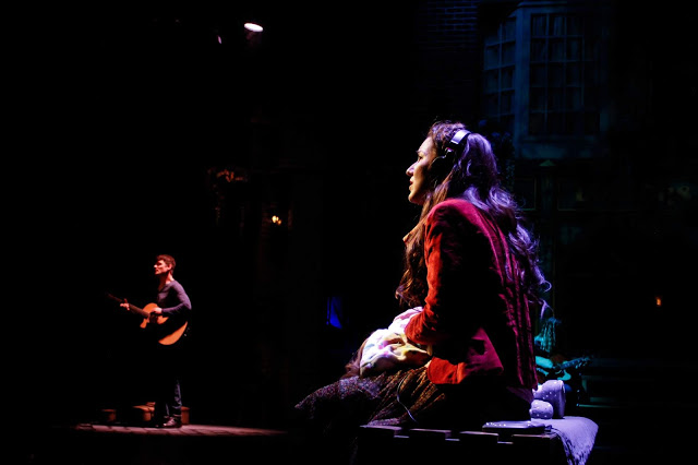 Review: ONCE Showcases First-Rate Artistry at The Phoenix Theatre Company Image