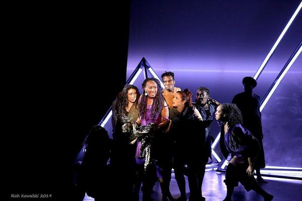 Anita Welch and the cast of AIDA Photo