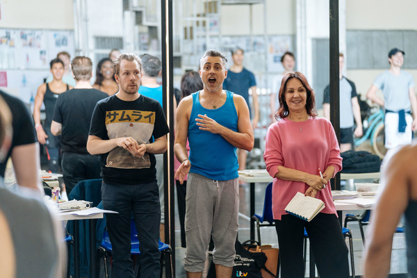 Photo Flash: In Rehearsal with the UK and Ireland Tour of GREASE Image