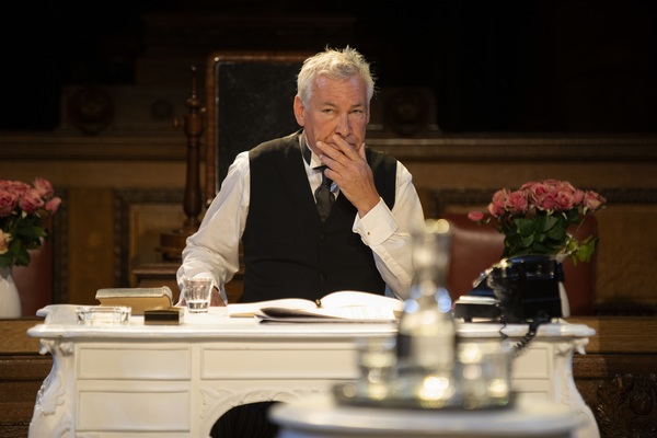 Photo Flash: First Look at the New Cast of WITNESS FOR THE PROSECUTION 