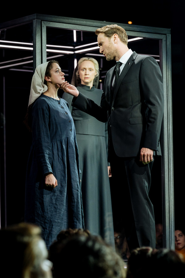 Photo Flash: First Look at Bridge Theatre's A MIDSUMMER NIGHT'S DREAM Image