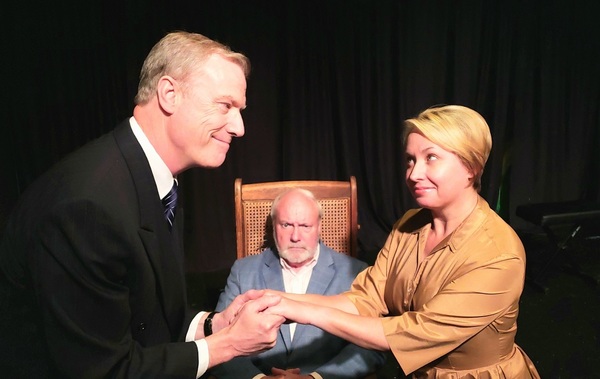 Photo Flash: The Majestic Theatre Stages Classic Comedy THE MAN WHO CAME TO DINNER Image