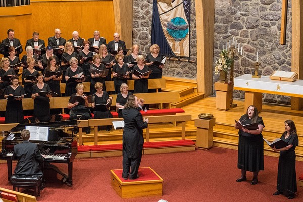 Morris Choral Society and MCS member Donna Anderle, soprano and Wendy Schramm, mezzo  Photo