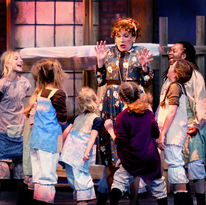 Review: ANNIE at Theatre In The Park Image
