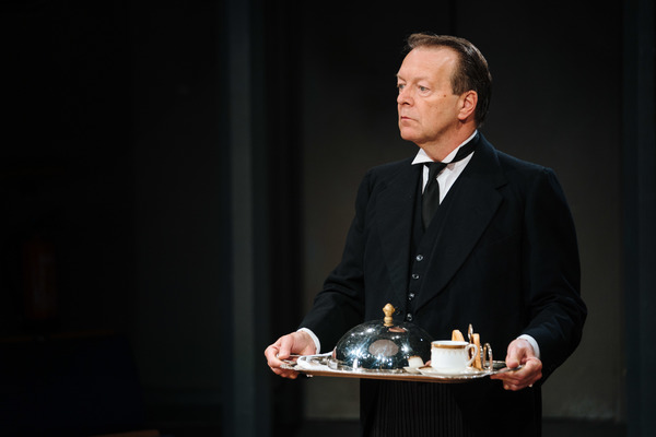Photo Flash: First Look at Orange Tree's WHILE THE SUN SHINES Image