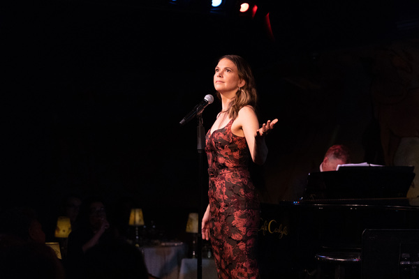 Photo Flash: Sutton Foster Kicks Off Residency at Cafe Carlyle Image