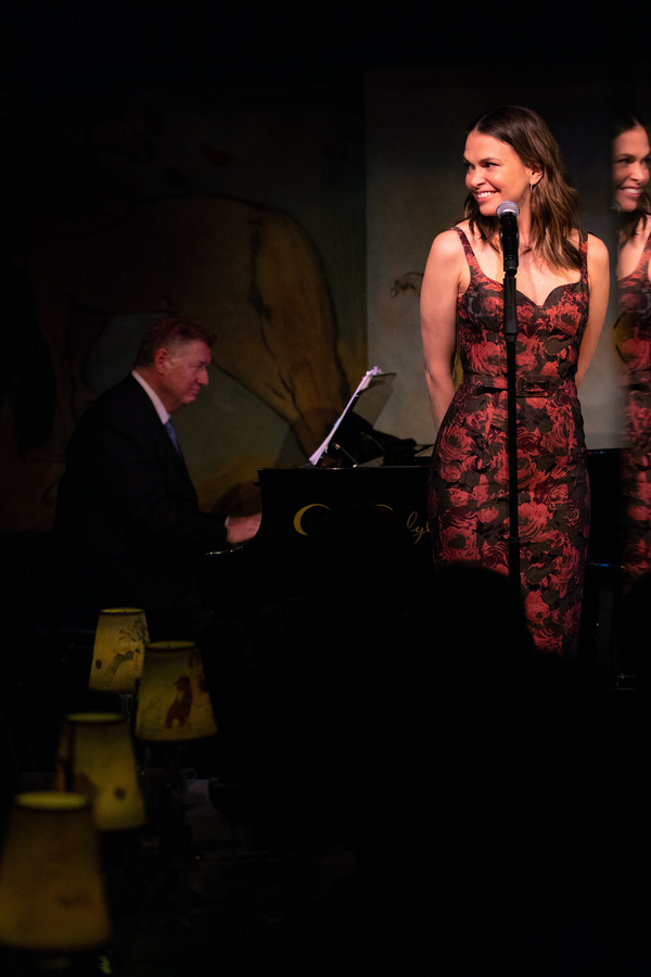 Photo Flash: Sutton Foster Kicks Off Residency at Cafe Carlyle 