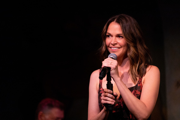 Photo Flash: Sutton Foster Kicks Off Residency at Cafe Carlyle 