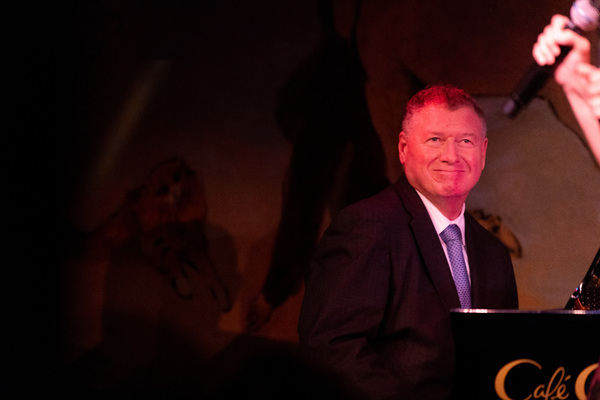 Photo Flash: Sutton Foster Kicks Off Residency at Cafe Carlyle Image