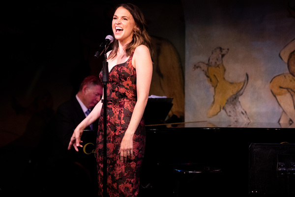 Photo Flash: Sutton Foster Kicks Off Residency at Cafe Carlyle  Image