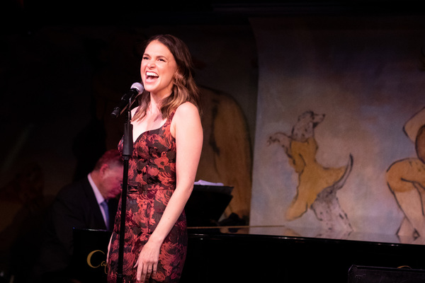 Photo Flash: Sutton Foster Kicks Off Residency at Cafe Carlyle 