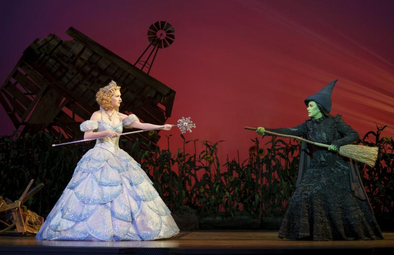 Review: Get Green! WICKED at the Paramount is Still Luminous! Image