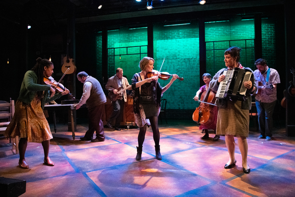 Photo Flash: First Look at 42nd Street Moon's ONCE Image