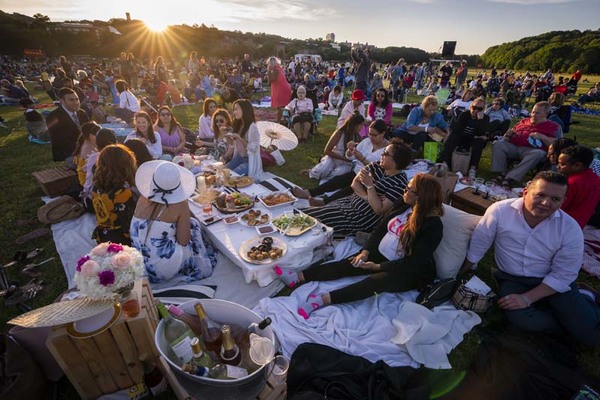 Photo Flash: The New York Philharmonic Visit NYC Parks In Summer Series! 