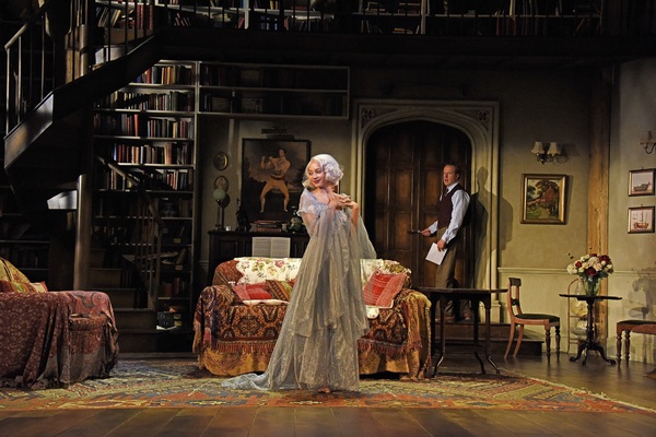 Photo Flash: Jennifer Saunders Stars in BLITHE SPIRIT Image