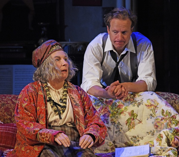 Photo Flash: Jennifer Saunders Stars in BLITHE SPIRIT 