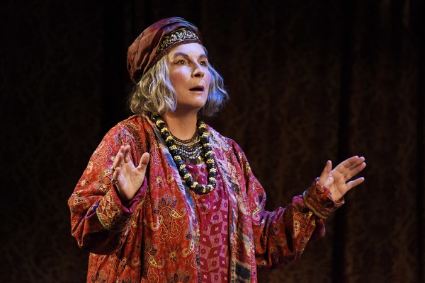 Photo Flash: Jennifer Saunders Stars in BLITHE SPIRIT  Image