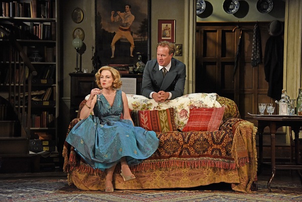 Photo Flash: Jennifer Saunders Stars in BLITHE SPIRIT Image