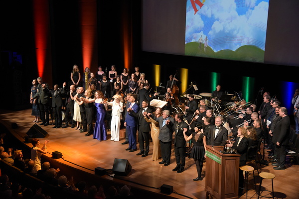 Photo Flash: Irish Rep Honors President Bill Clinton At 30th Anniversary Gala Image
