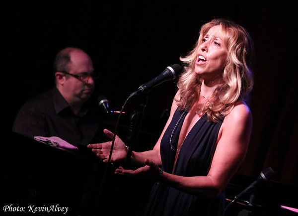 Photo Flash: Jenn Colella, Jarrod Spector and More Join Amanda Green At Birdland 