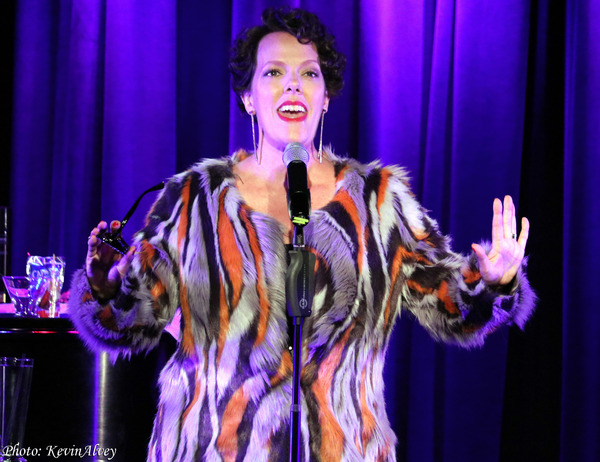 Photo Coverage: Amanda Bruton Brings STILL UNCASTABLE to Laurie Beechman Theater Image